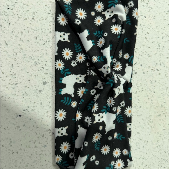 Accessories - Black with Daisys and lamas Headband